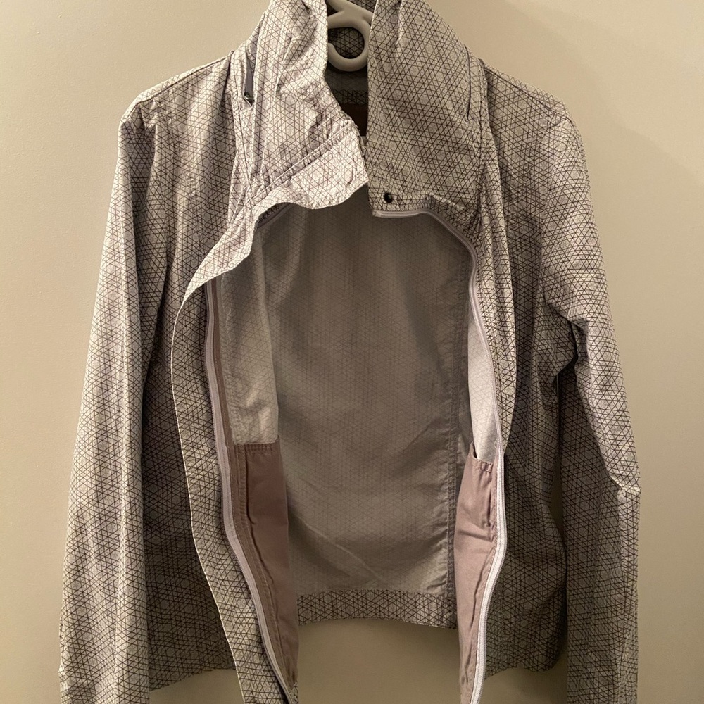 Bench Lightweight Jacket - Picture 7 of 10